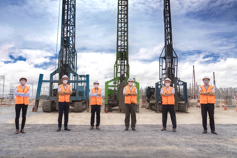 Frasers Property Industrial (Thailand) and strategic partner Mitsui Fudosan Asia (Thailand) celebrate the start of the first warehouse construction at Bang Na 2 Logistics Park in the Eastern Economic Corridor